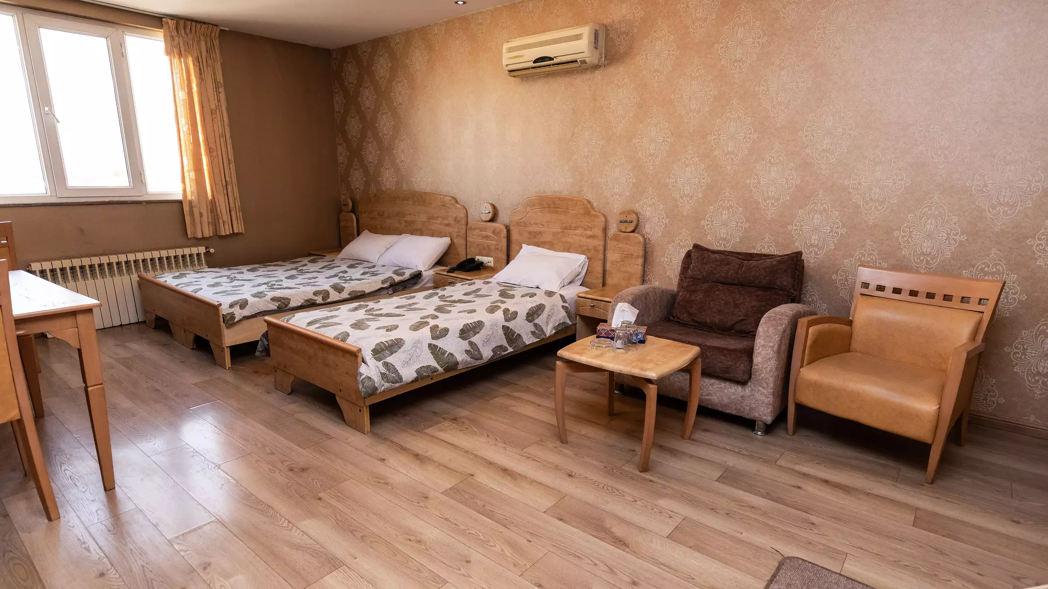 Alibaba https://cdn.alibaba.ir/ostorage/hotel-accommodation-images/6746d43f7e75320ec907f06b_هتل سبلان - اتاق سه تخته دبل سینگل (1).webp